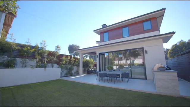 Horizontal video: Video of a backyard 7578543. Duration: 15 seconds. Resolution: 3840x2160