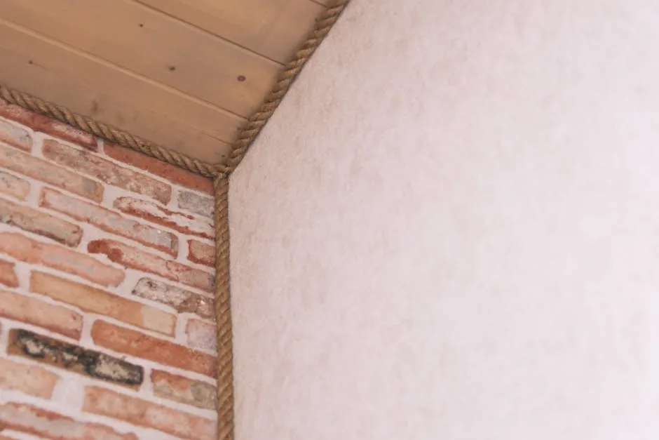 Rope glued on the Corners of the Wall